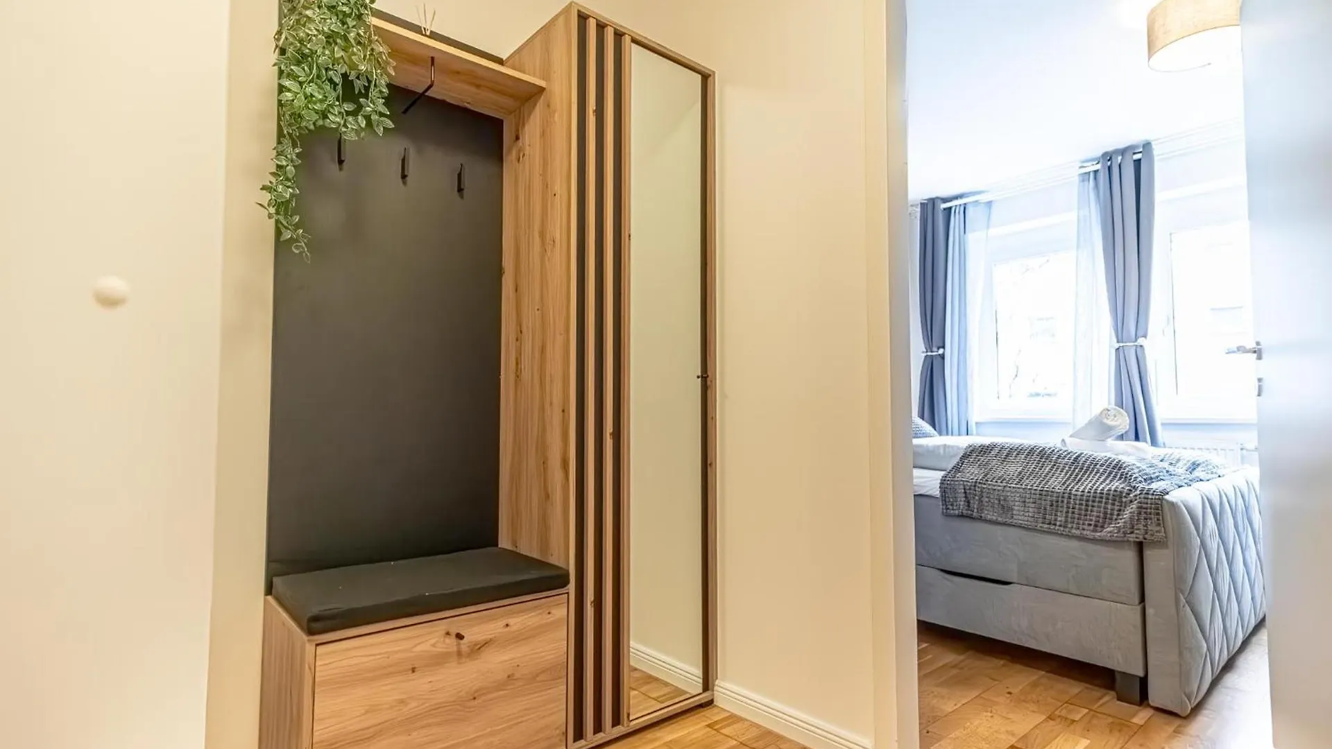 Modern 1Br & 1Lr Apt With Balcony 9-Min To City Center Wiedeń Apartament