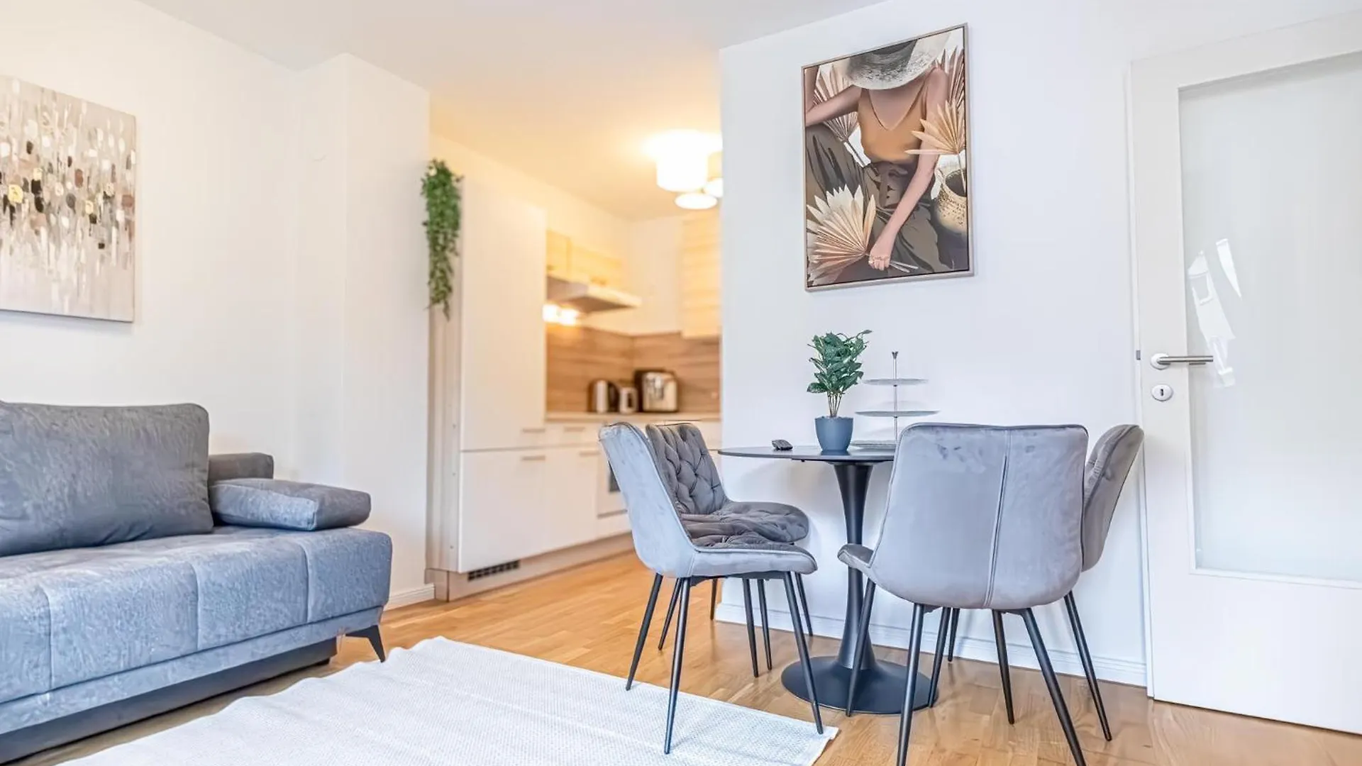 Apartament Modern 1Br & 1Lr Apt With Balcony 9-Min To City Center Wiedeń