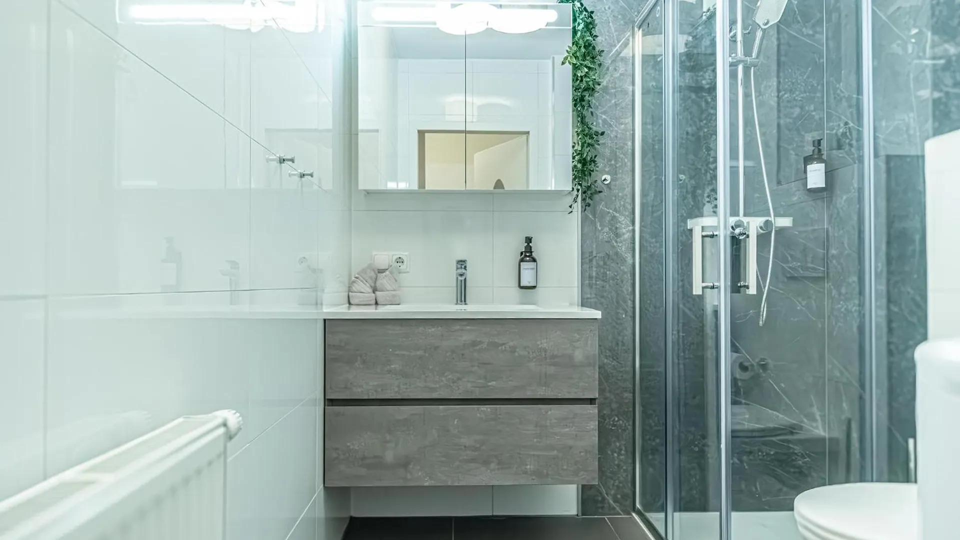 Apartment Modern 1Br & 1Lr Apt With Balcony 9-Min To City Center Vienna